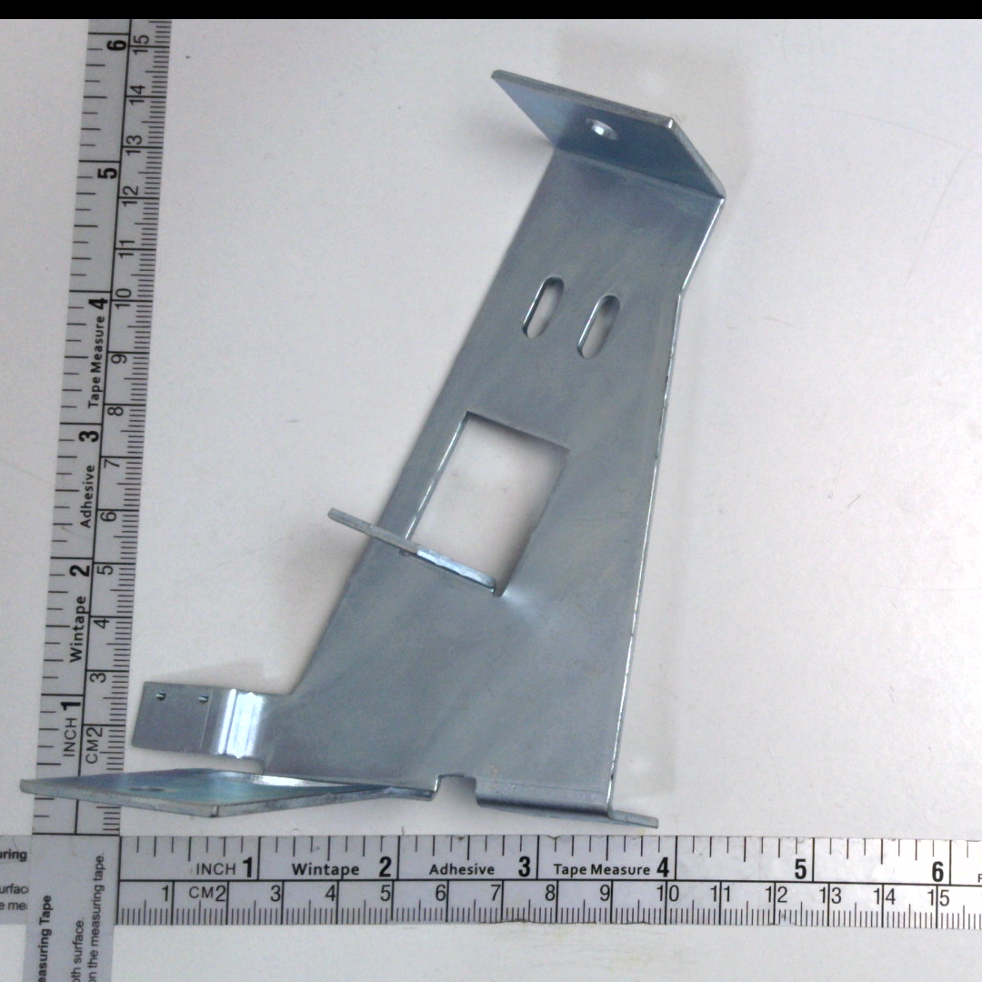Bracket-spin lamp actuator switch 