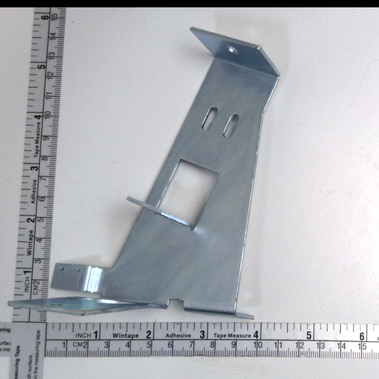 Bracket-spin lamp actuator switch 